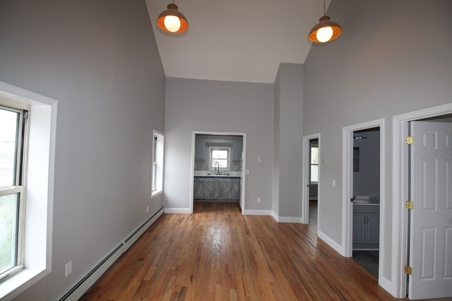 Photo - 135 Chestnut St