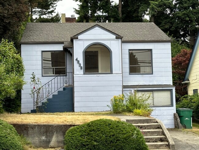 Photo - 4038 Greenwood Avenue North