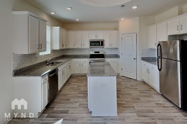 Photo - 354 Rayland St