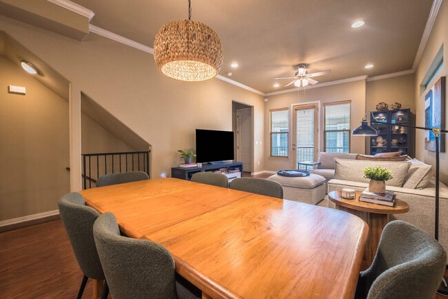 Photo - 1115 Kinney Ave Unit ID1292406P