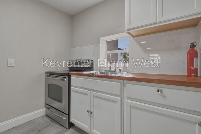 Building Photo - 2911 NW 132nd Terrace Unit 3