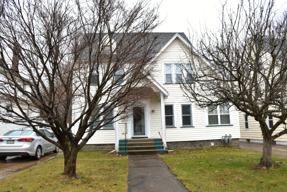 730.5 Upstairs Fully Furnished Apartment ---BRAND NEW renovations and furnishings! - 730 Pine St Townhome