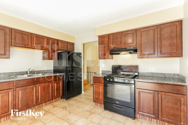 Photo - 4302 Applewood Ln