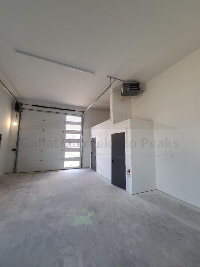 Photo - 212 Fletching Way Unidad A