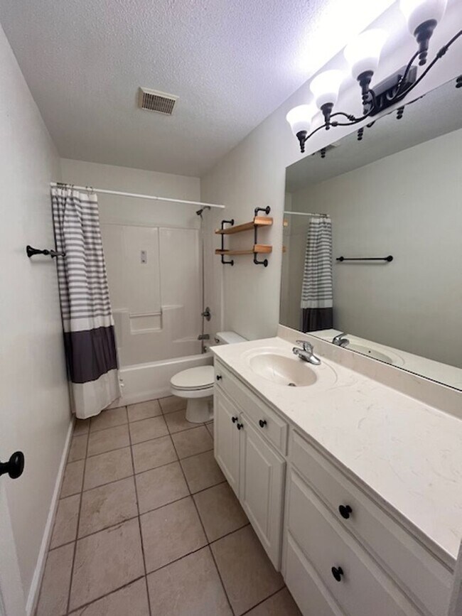 Photo - 4077 Huntley Dr