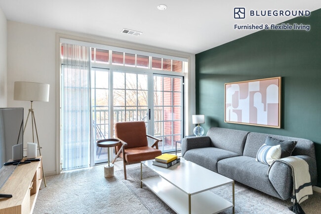 Photo - 925 N Garfield St Unit FL2-ID236