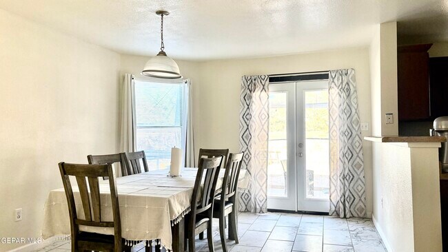 Photo - 2417 Sparrow Point St