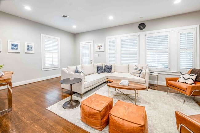 Photo - 808 Woodrow St