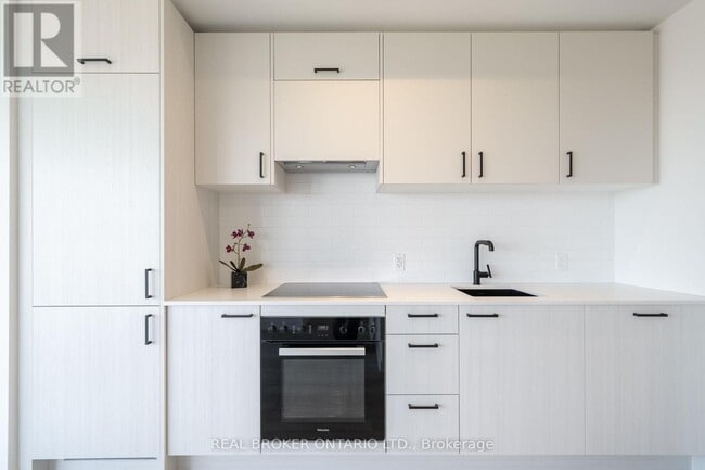 Photo - 1 Quarrington Ln Unit 3704