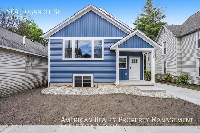 Building Photo - 904 Logan St SE