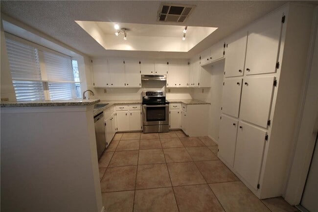 Photo - 13320 Water Oak Ln