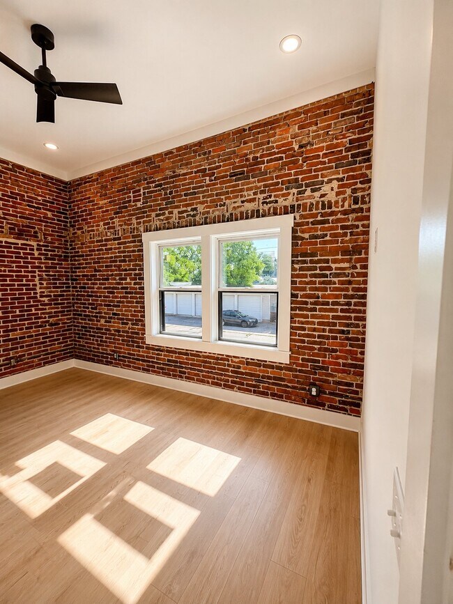 1202 Chestnut St Unit 201