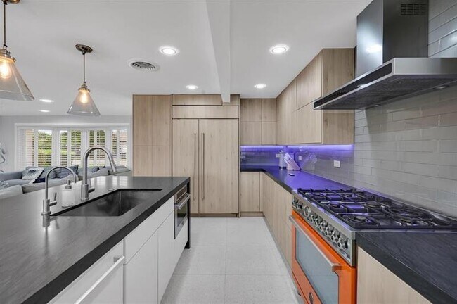 Photo - 4710 NE 27th Ave