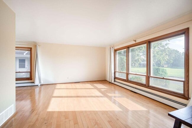 Photo - 4321 N 99th St