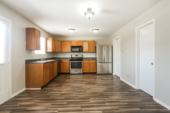 Photo - 864 Olmsted Dr