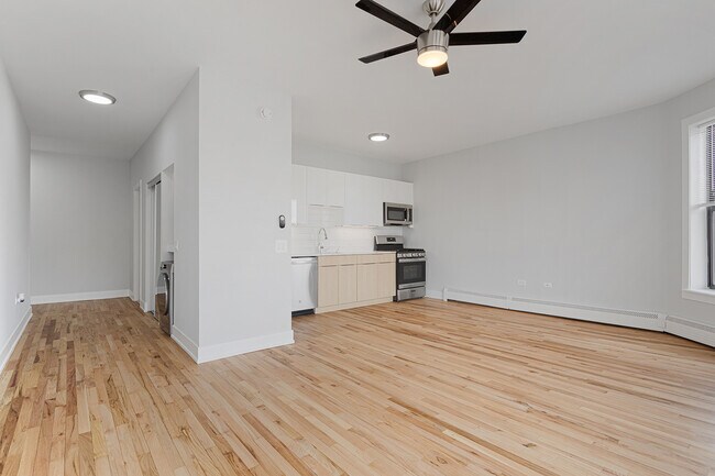 Photo - 1625 W Howard St Unit 219