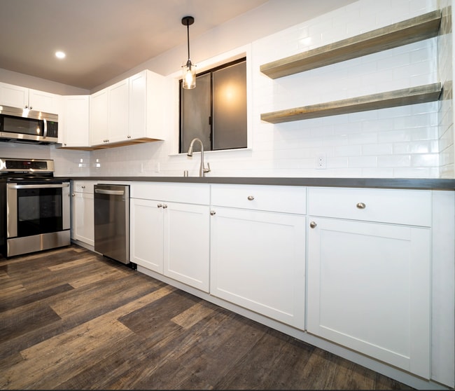 Building Photo - Adorable 2 bedroom 1 Bath Unit for Rent