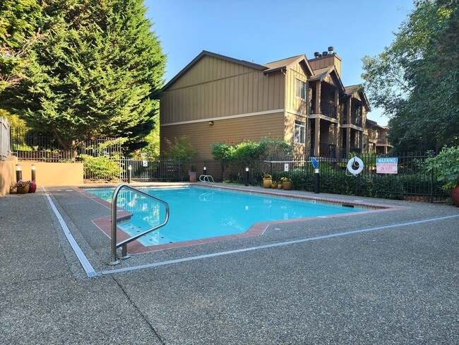 Building Photo - Condo in Brookwood Community in Bothell  Pet Friendly!