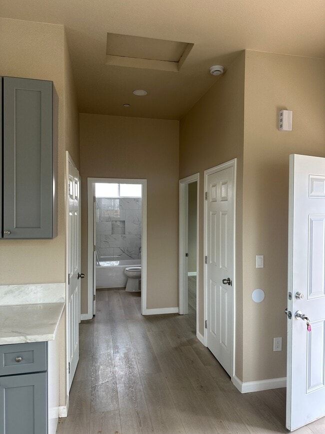 Photo - 4228 76th St