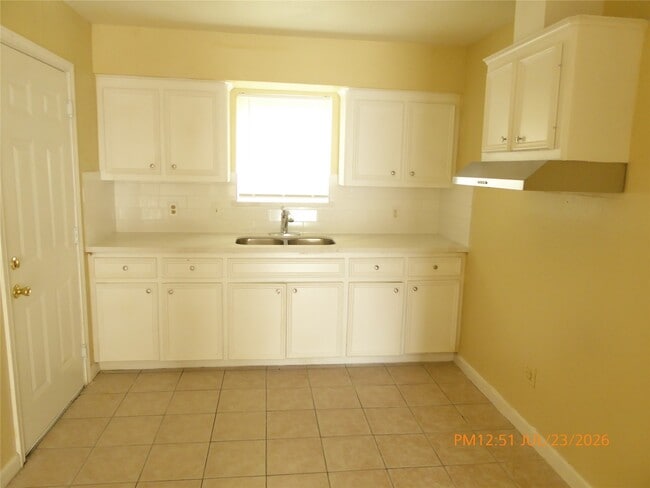 Photo - 5520 Cavalcade St