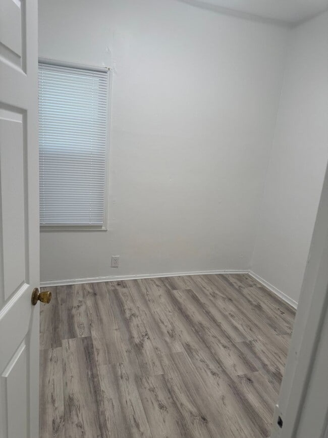 Photo - 1824 N Gale Ave