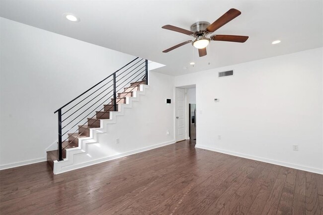 Photo - 6211 Manor Rd Unidad 129