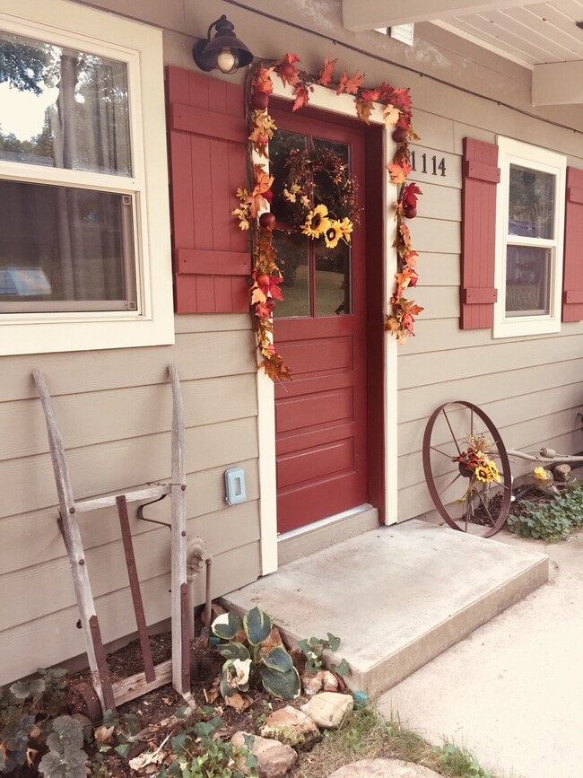 Puerta de entrada - 1114 W 17th St