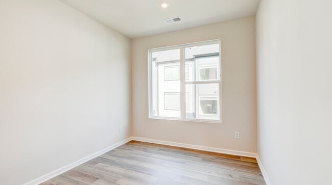 Photo - 5509 Swaling St