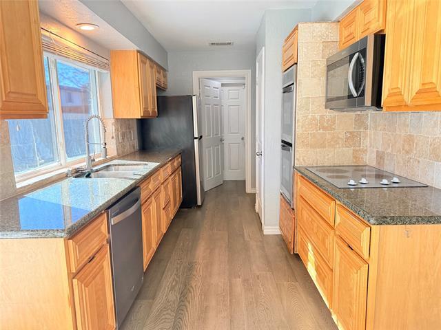 Photo - 2104 Poppy Ln