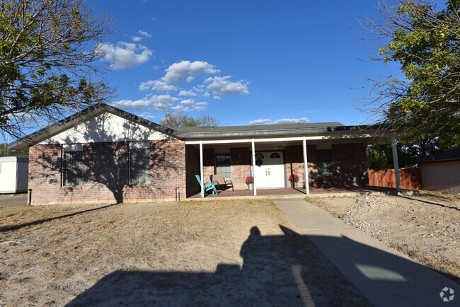 Building Photo - 106 Rawhide Trail Rental