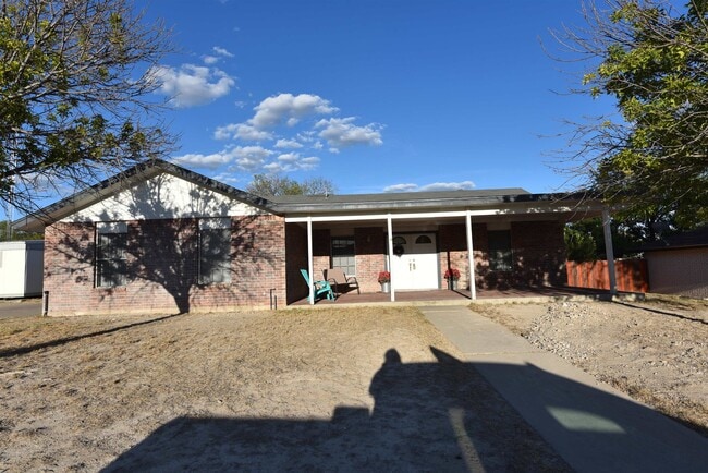 Building Photo - 106 Rawhide Trail Rental