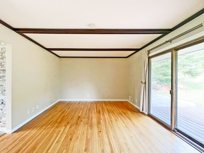 Photo - 1064 Hackmann Cir NE