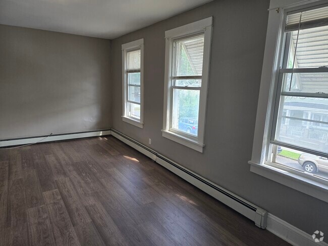 Building Photo - 450 Hall Ave Unit 2 Rental