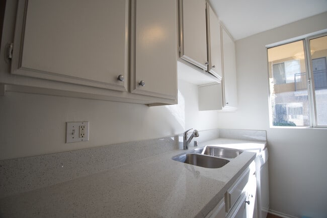 Photo - 4565 Hazeltine Ave Unit 104