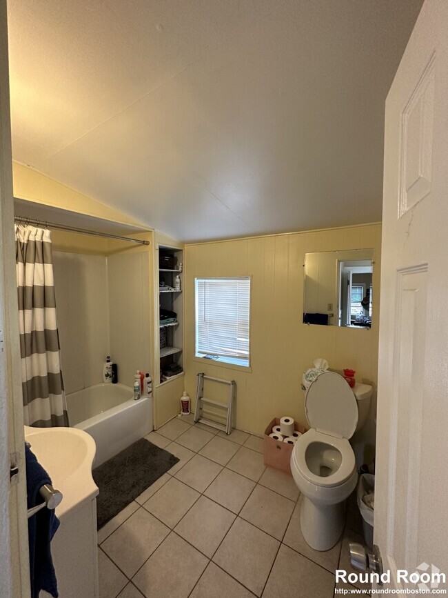 Building Photo - 42 Shepard St Unit R3 Rental