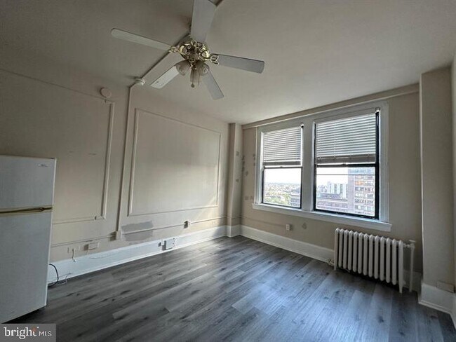 Photo - 1324 Locust St