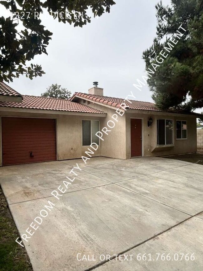 Building Photo - 1327 Reddick Ln Unit 4