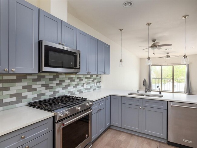 Building Photo - 908 Nueces St Unit 35 Rental