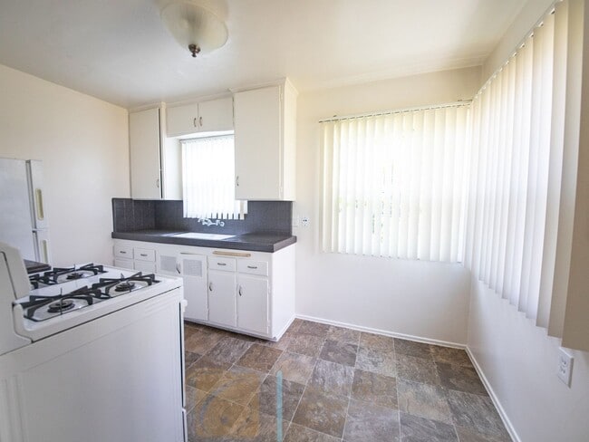 Photo - 4459 1/2-4455-52 Dawson Ave Unit 4455