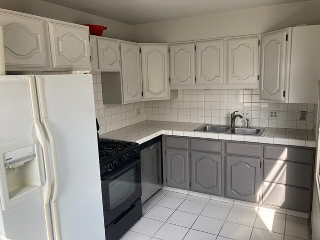 Photo - 930 N 1300 W