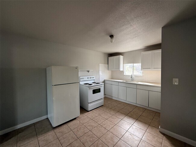 Photo - 7314 Navigation Blvd Unit A