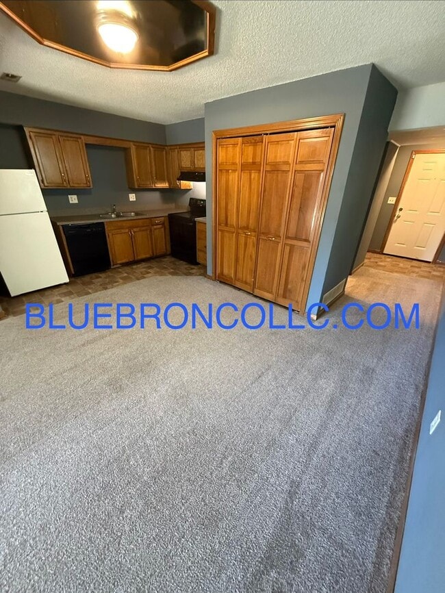 101 SW Oxford Pl
