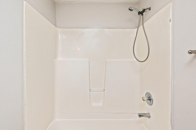 Photo - 29 Cape Dr NW