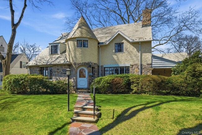 Building Photo - 5 Seymour Pl