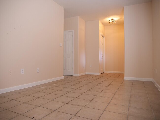 Photo - 2445 Monarch Dr Unit 303