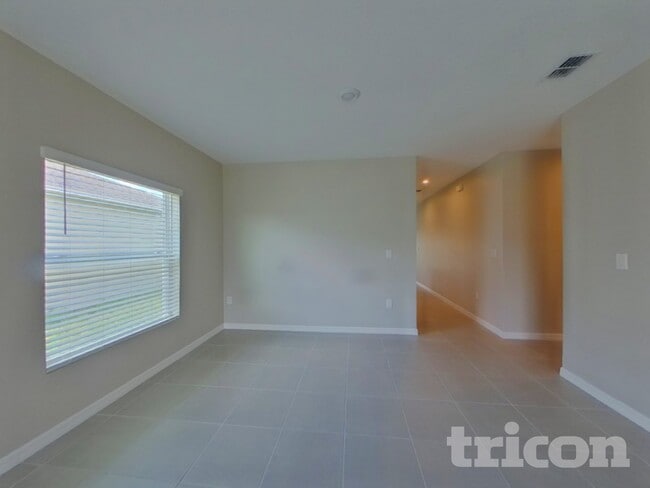 Photo - 220 Garnet Ave