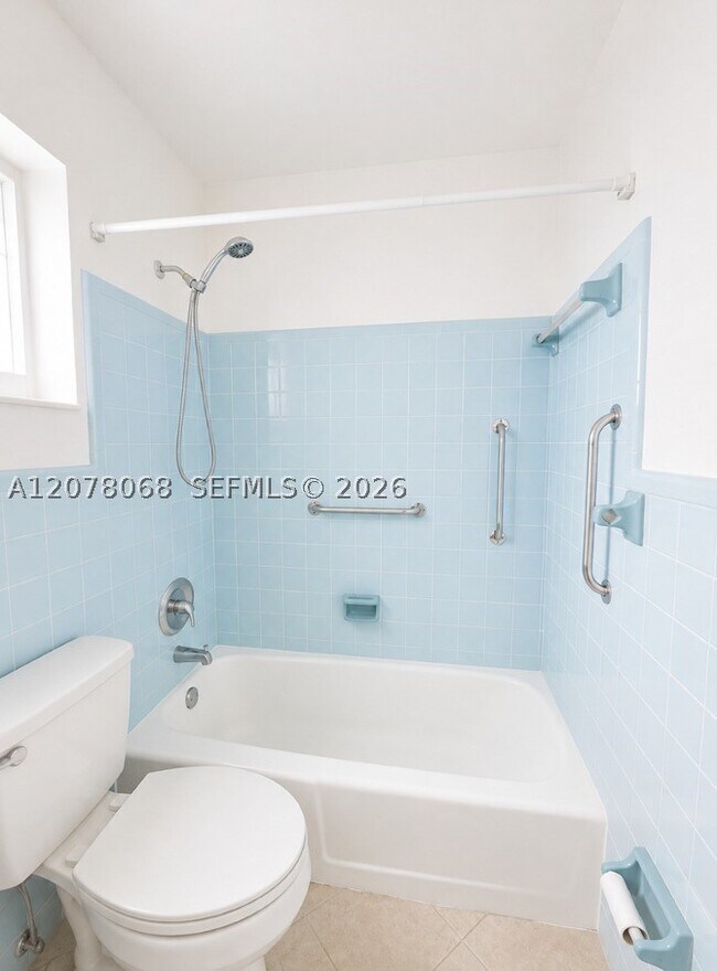 1231 NE 23rd Pl Unit 3