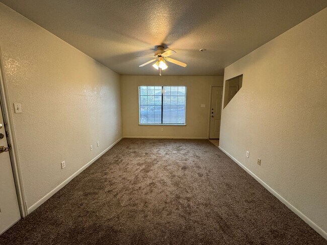Photo - 1106 Lansberry Ct Unit # D