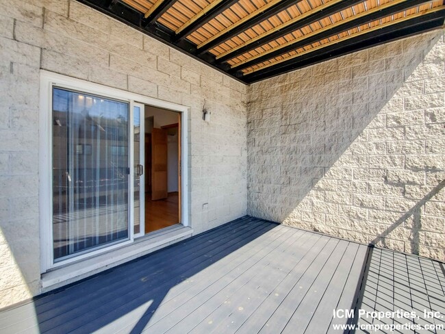 Photo - 2510 N Southport Ave Unit 2715