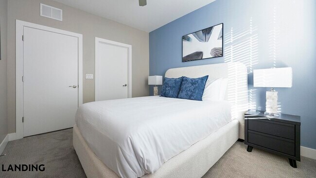 Photo - 1000 S Broadway Unidad 221